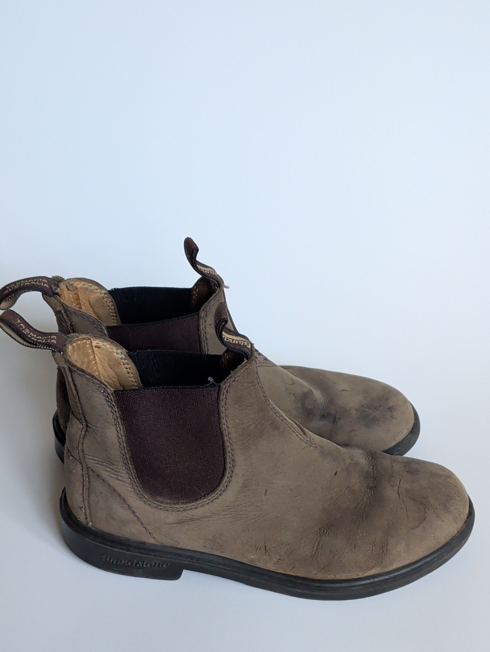 Rugged! Blundstone Chelsea Boots In Brown AUS 3